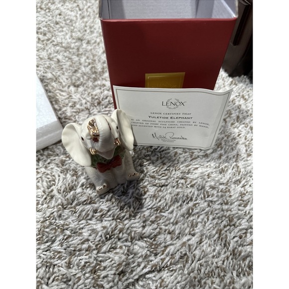 Lenox‎ Yuletide Elephant Christmas Figurine with Wreath & Present - Picture 1 of 7
